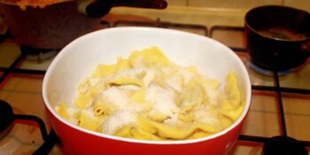 Tortellini na manteiga