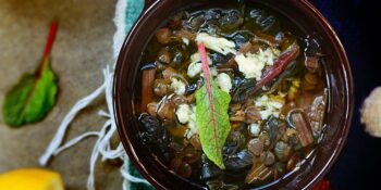 Sopa de lentilha com acelga