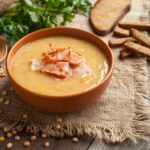 sopa de ervilha com batata e cenoura simples sopa de ervilha com batata simples sopa de ervilha com frango e cenoura sopa de ervilha com legumes e macarrão sopa de ervilha com batata cenoura e linguiça sopa de ervilha com batata tudo gostoso sopa de ervilha com batata linguiça e bacon sopa de ervilha com batata na panela de pressão