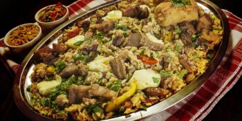 arroz com torresmo e banana à milanesa