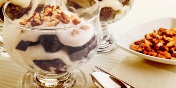 Ameixa com chantilly