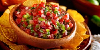 Aperitivo de tomate e pimentão