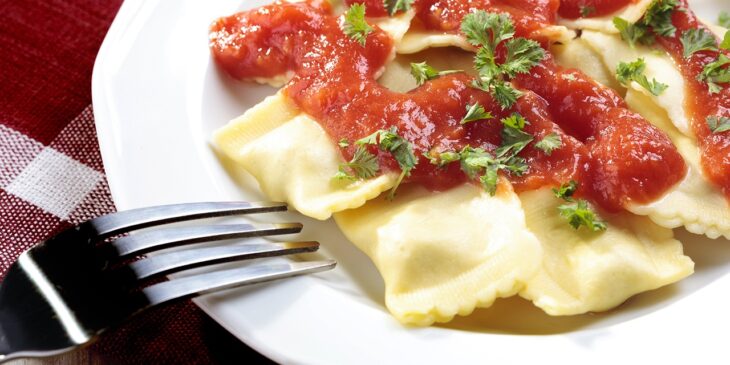 Receita de ravioli ao molho fácil, simples e rápido