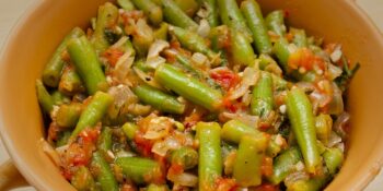 Vagem com tomate e cebola