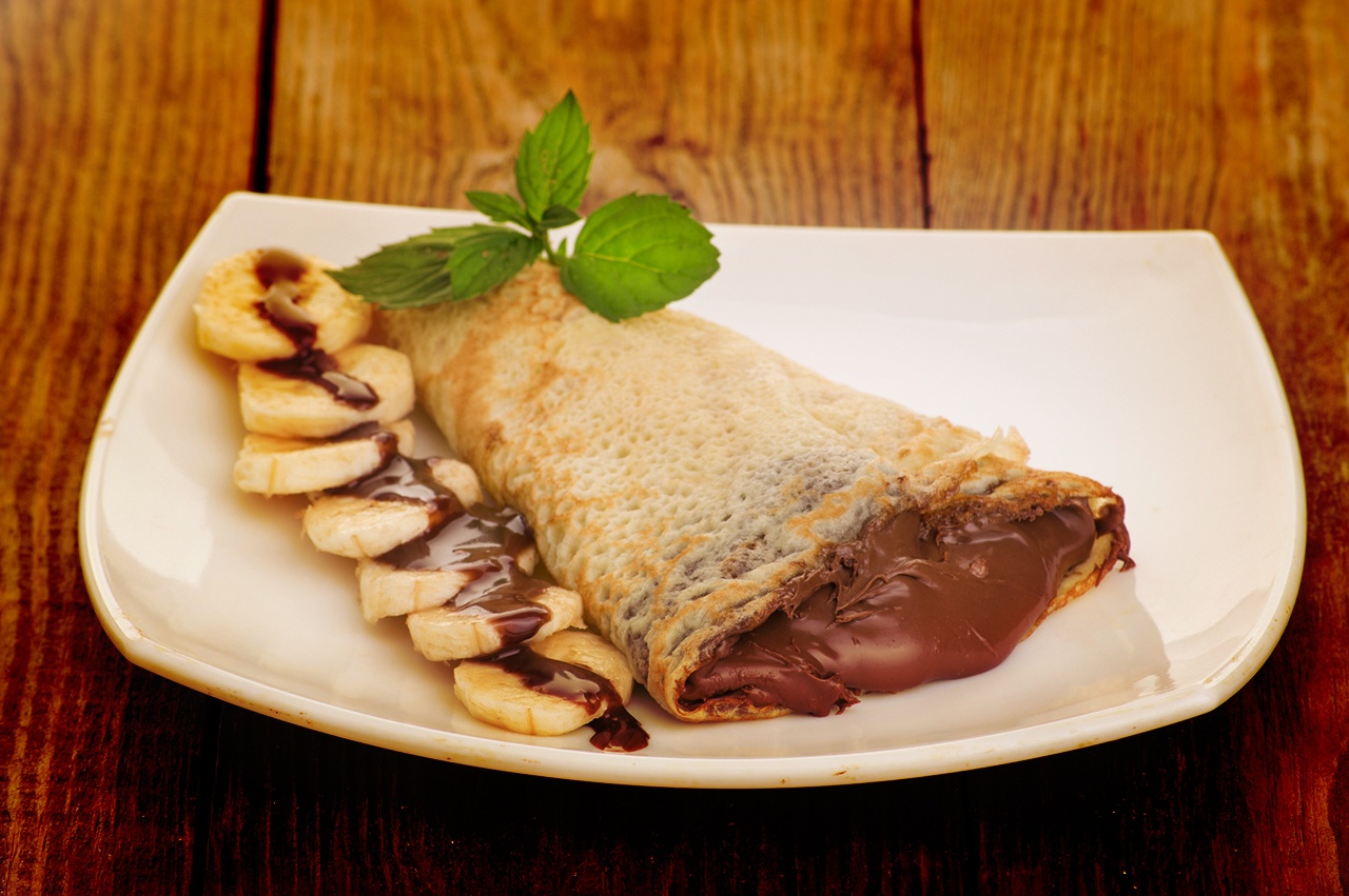 Crepe com banana e nutella