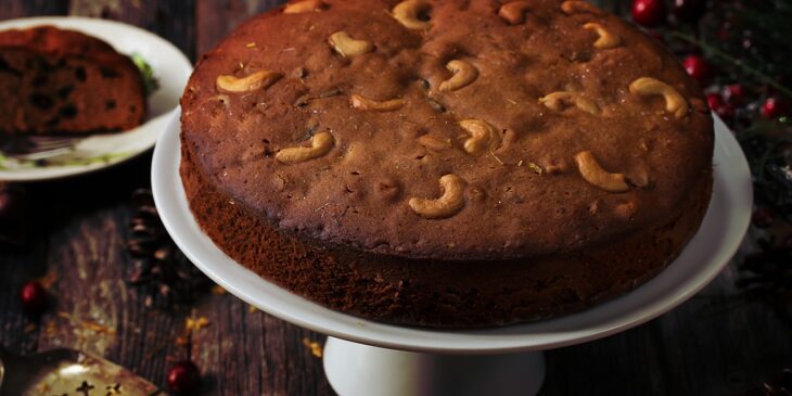 Bolo de castanha de caju e passas: você ficará bobo quando provar!