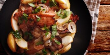 Maçã refogada com bacon