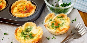 Mini quiche de brie e bacon