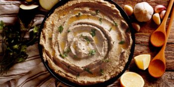 Pasta de grão-de-bico com berinjela
