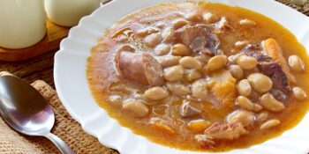 Sopa de feijão com bacon