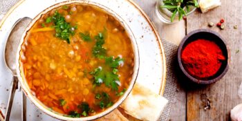 Sopa de lentilha com páprica defumada
