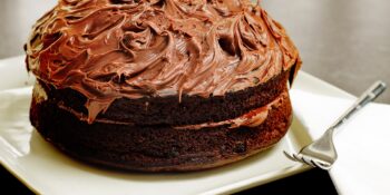 Bolo de chocolate com creme