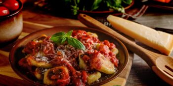 Nhoque assado com molho de tomate