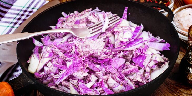 Receita de refogado de repolho roxo para quem está de dieta