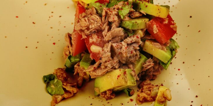 abacate atum ovo tartar de atum com abacate abacate com atum salada de abacate combina com o que salada de abacate com tomate e cebola salada com atum salada de legumes com abacate tempero para salada com abacate