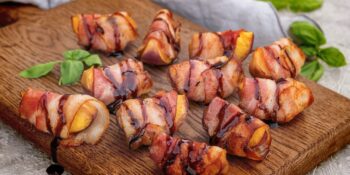 Entrada de bacon com fruta