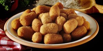 Mini croquete de frango com milho