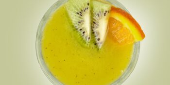 Suco de laranja e kiwi