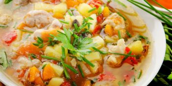 Canja de frango com legumes