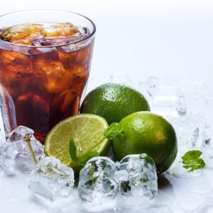 Receita de cocktail de vodka e coca-cola muito rápida e fácil