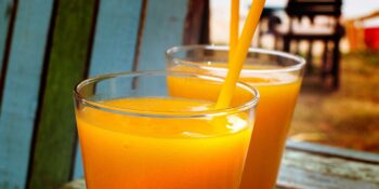 Suco de manga e maracujá simples