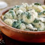 Nhoque com molho branco: receita fácil, simples e prática