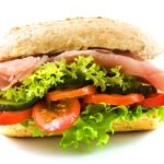 Sanduíche de presunto de parma: receita rápida com poucos ingredientes