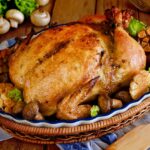 Frango assado com farofa: receita fácil, simples e prática