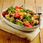 Receita de salada de macarrão com azeitona super nutritiva