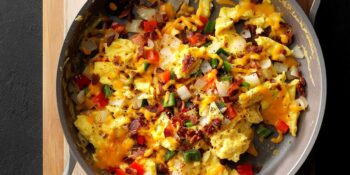 Ovos mexidos com tomate e pimentão