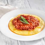 Guisado com polenta