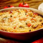 Como fazer arroz de forno? Receita simples, fácil e rápida sem muitos ingredientes