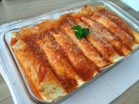 Olha essa foto do @pinterest de panquecas com ricota e pimenta com um caldinho de tomate