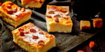 Bolo de ricota com amêndoas