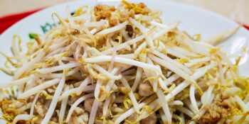 Broto de feijão com shoyu