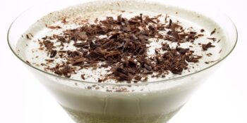 Cocktail de coco e chocolate