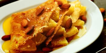 Crepe de abacaxi e amêndoas
