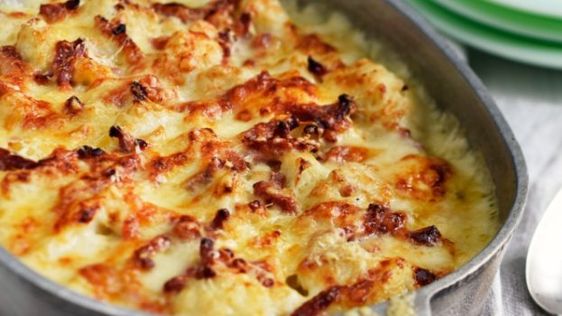 gratinado de linguiça e batata prático demais