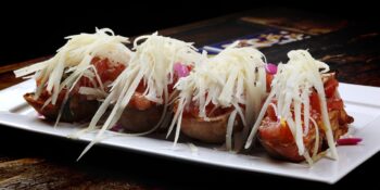 Bruschetta de tomate e queijo