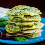 Receita de massa de panqueca com espinafre mais verdinha e saudável