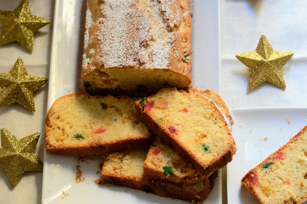 rabanada de forno com frutas cristalizadas