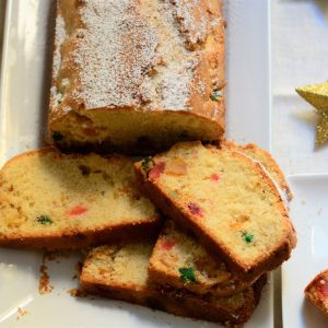 rabanada de forno com frutas cristalizadas