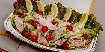 Salada de frango defumado