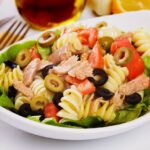 Receita de salada fria de macarrão para os almoços com a família