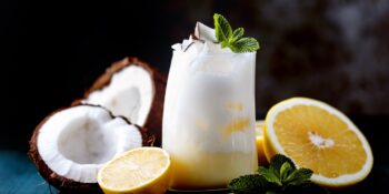 Suco de coco com limão