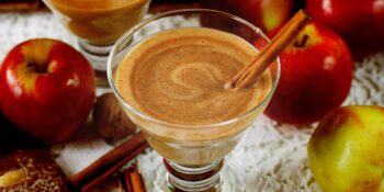 Receita integral de suco de maçã com canela