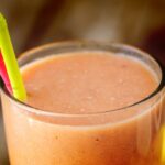 Receita de vitamina de mamão, banana e aveia simples e fácil