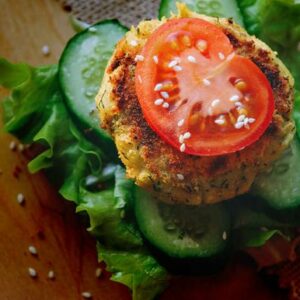 Receita de hambúrguer de batata doce e grão-de-bico [rápido]