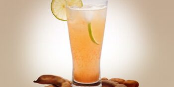 suco de tamarindo com limão