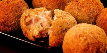 Croquete de batata com queijo e presunto